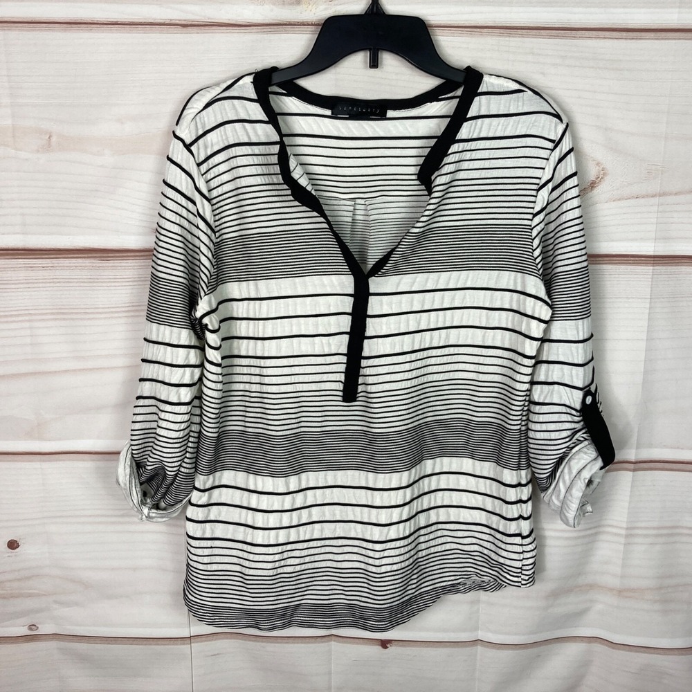 Sanctuary Top Women M Black White Texture Knit Blouse V-Neck Tab Sleeve Pullover
